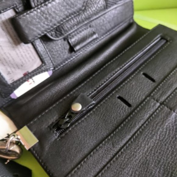 Umi Genuine Leather Clutch Wallet - Picture 5 of 8